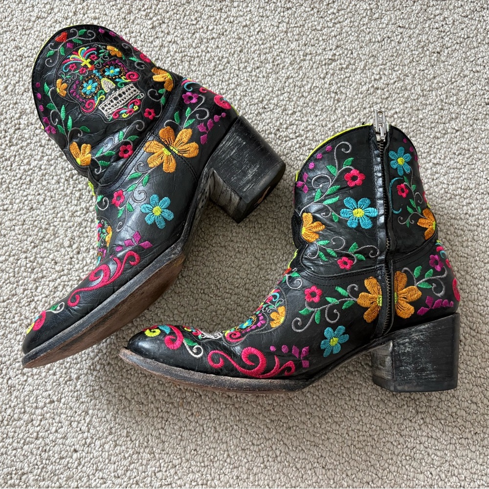 Old Gringo Black Ankle Boots with Floral Embroidery